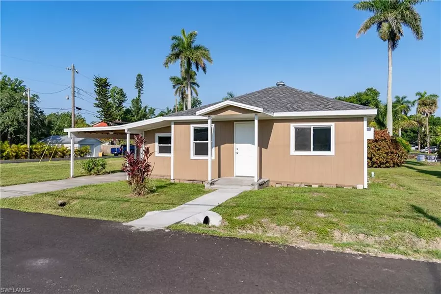 1157/ 1155 4th WAY, North Fort Myers, FL 33903