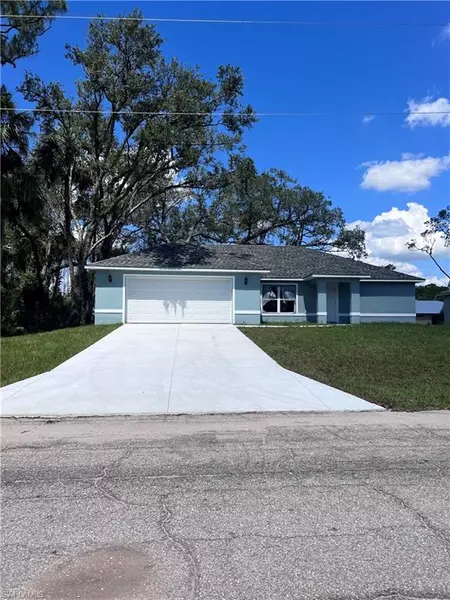 1067 Rugby LN, Labelle, FL 33935