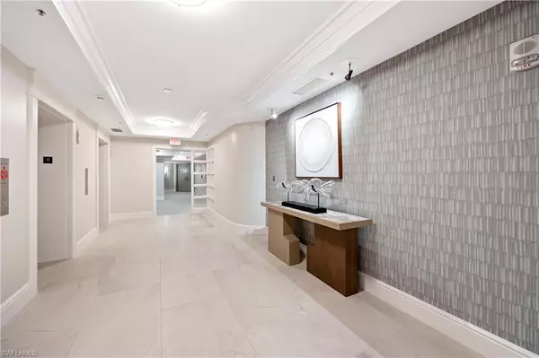 Naples, FL 34103,3971 Gulf Shore BLVD N #401