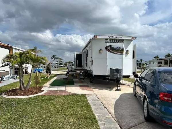 Fort Myers, FL 33908,19681 Summerlin Rd  176
