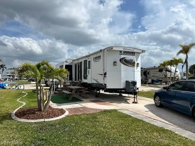 Fort Myers, FL 33908,19681 Summerlin Rd  176