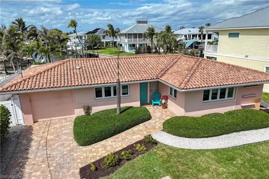 309 Madison CT, Fort Myers Beach, FL 33931
