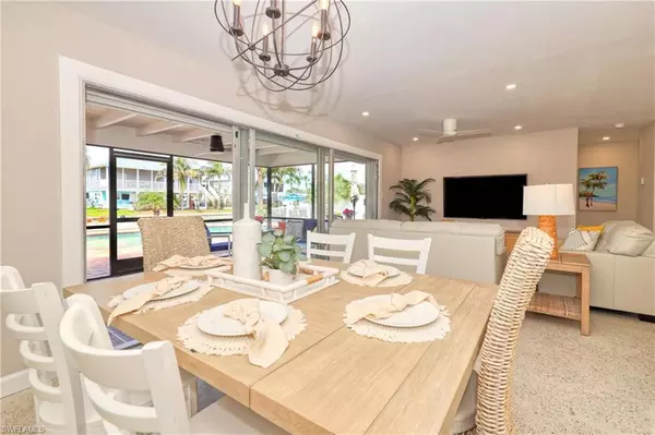 Fort Myers Beach, FL 33931,309 Madison CT