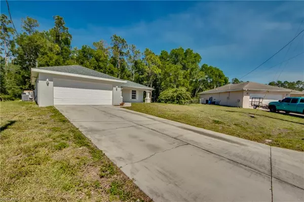 102 Nacelle CT, Lehigh Acres, FL 33974