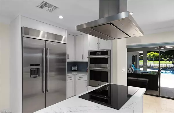 Marco Island, FL 34145,546 Nassau RD