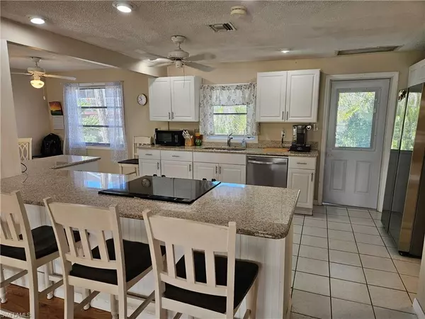 Fort Myers Beach, FL 33931,243 Pearl ST