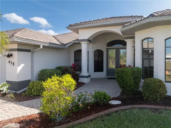 Cape Coral, FL 33991,435 SW 38th PL