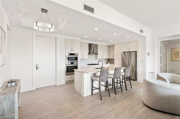 Naples, FL 34102,1135 3rd AVE S #317