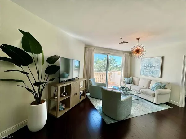 Naples, FL 34102,365 5th AVE S #303
