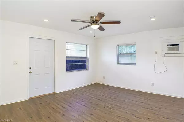 Fort Myers, FL 33967,19091 holly RD