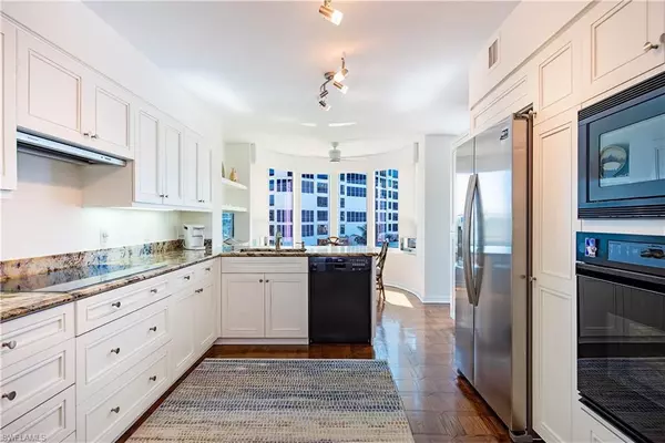 Naples, FL 34103,4251 Gulf Shore BLVD N #5C