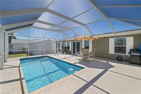 Punta Gorda, FL 33950,2502 Larkspur DR