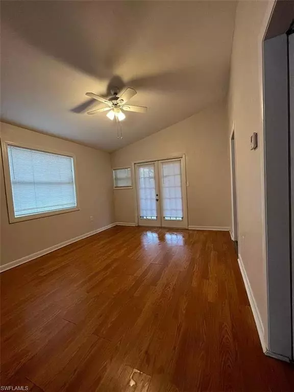 North Fort Myers, FL 33903,404 Santa Barbara ST