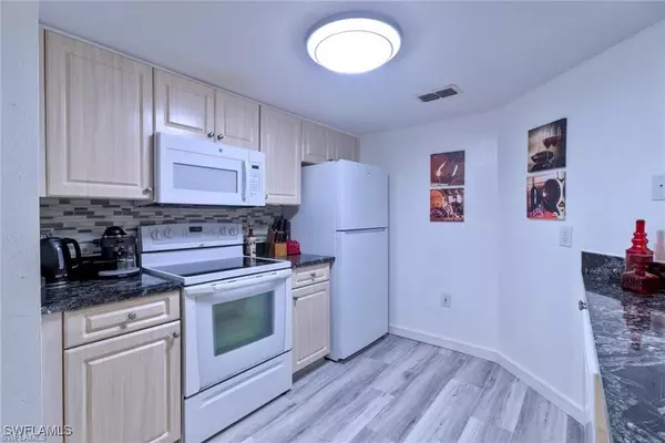 Cape Coral, FL 33990,1775 Four Mile Cove PKWY #1223