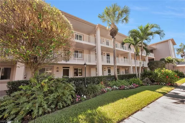 7320 Glenmoor LN #2106, Naples, FL 34104