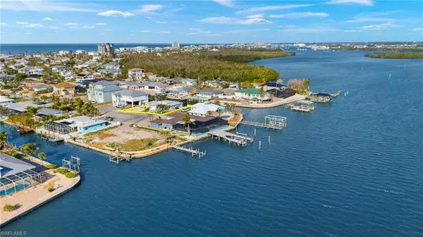 Fort Myers Beach, FL 33931,467 Madison CT