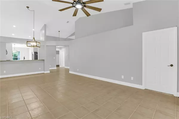 Naples, FL 34112,1660 Royal CIR #101