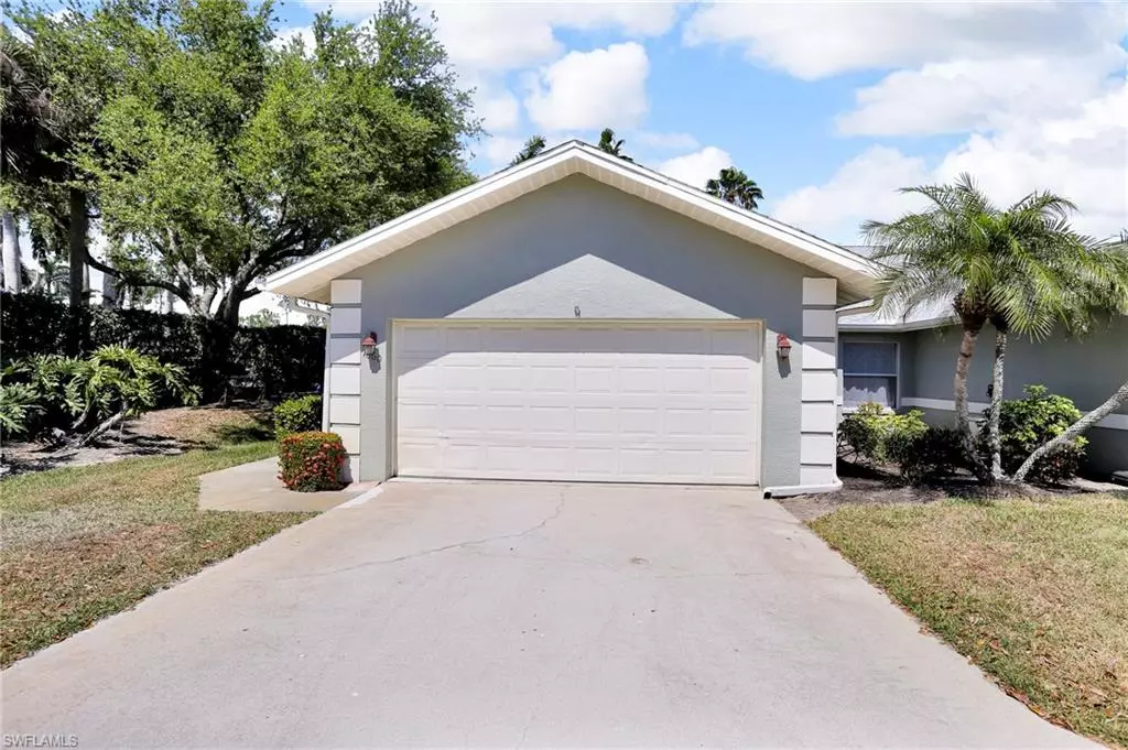 Naples, FL 34112,1660 Royal CIR #101