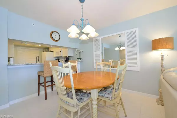 Estero, FL 33928,20121 Ian CT #206