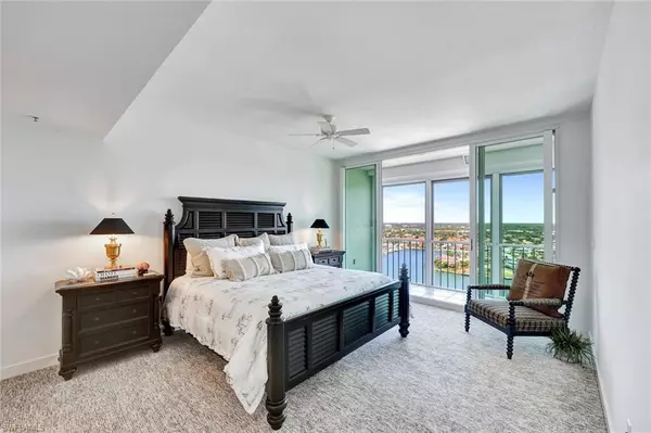 Naples, FL 34103,3971 Gulf Shore BLVD N #PH205