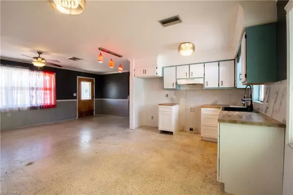 North Fort Myers, FL 33917,16 Glenmont DR W