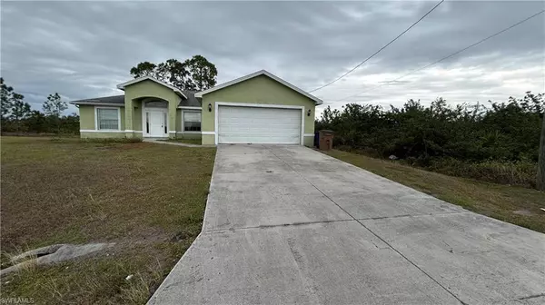 2906 24th ST SW, Lehigh Acres, FL 33976