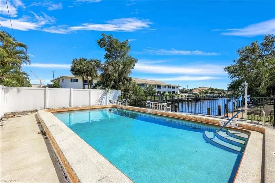 4803 Triton CT W #4, Cape Coral, FL 33904