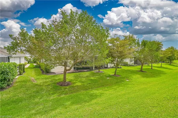 Naples, FL 34114,14919 Edgewater CIR