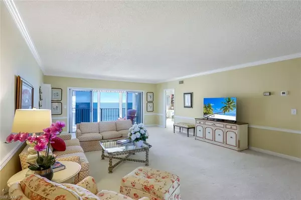 Naples, FL 34103,2901 Gulf Shore BLVD N #601S