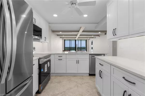 Fort Myers Beach, FL 33931,4253 Bay Beach LN #B5