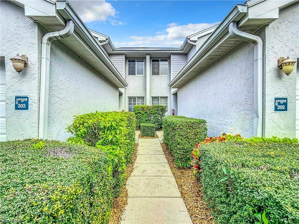 Naples, FL 34109,2860 CITRUS LAKE DR #R-202
