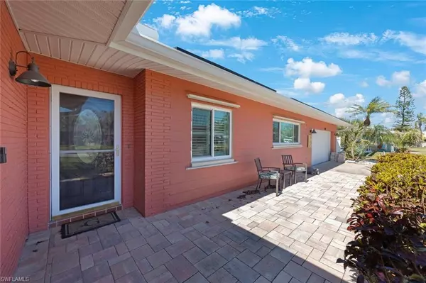 Largo, FL 33770,1694 HARBOR CIR W