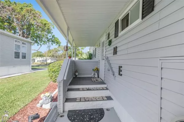 Naples, FL 34112,523 Charlemagne BLVD