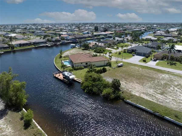 Cape Coral, FL 33993,407 NW 35th PL