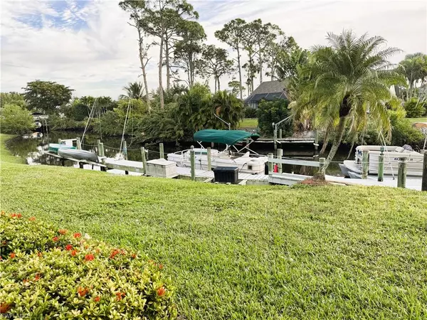 North Fort Myers, FL 33917,15160 Riverbend BLVD #403