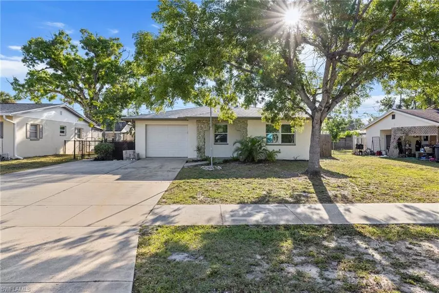 3945 La Palma ST, Fort Myers, FL 33901