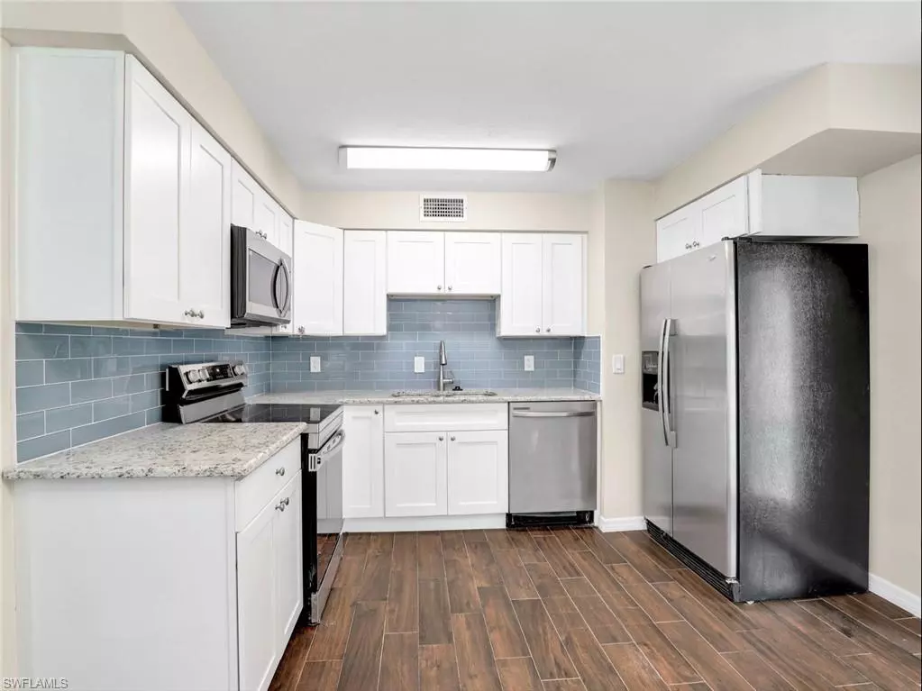 Naples, FL 34112,3 Knights Bridge RD #A2