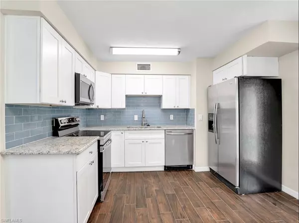 3 Knights Bridge RD #A2, Naples, FL 34112