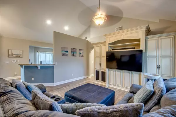 Cape Coral, FL 33991,700 SW 18th TER