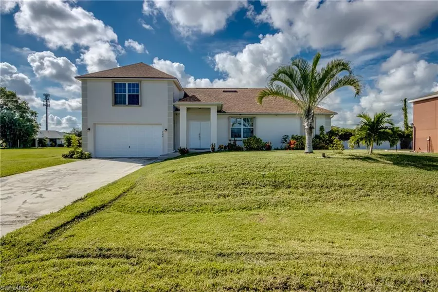 700 SW 18th TER, Cape Coral, FL 33991