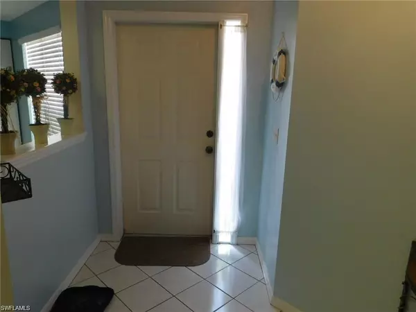 Naples, FL 34110,4920 Deerfield WAY #B-102