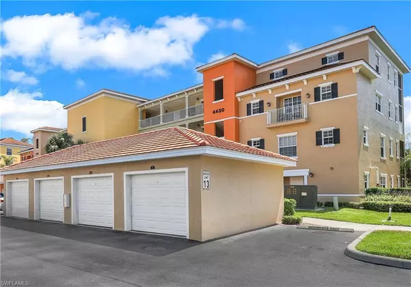 4430 Botanical Place CIR #305, Naples, FL 34112