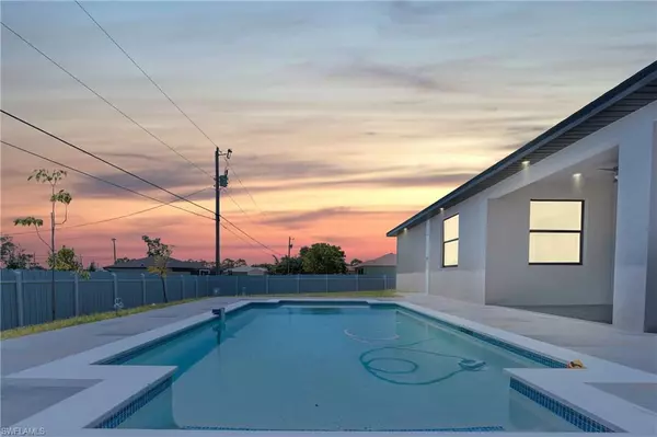 2317 Kismet PKWY W, Cape Coral, FL 33993