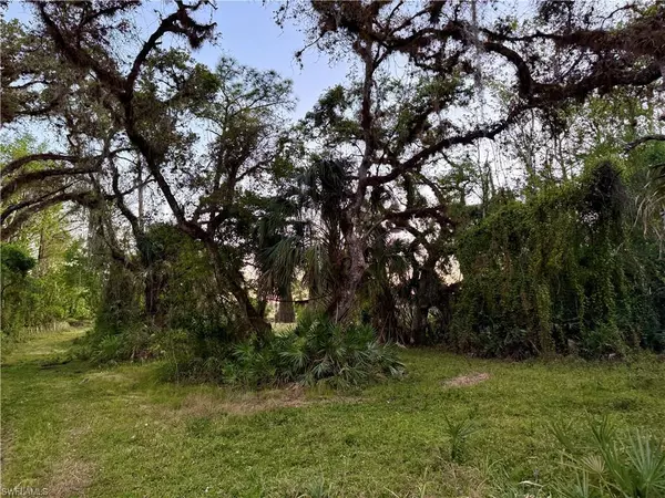 Secretariat DR, Labelle, FL 33935
