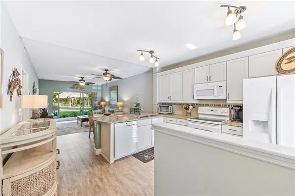 Naples, FL 34113,9175 Celeste DR #107