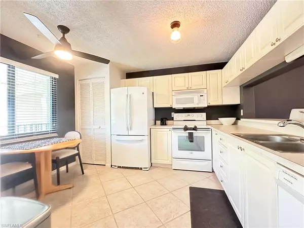 Naples, FL 34112,5784 Deauville CIR #B302