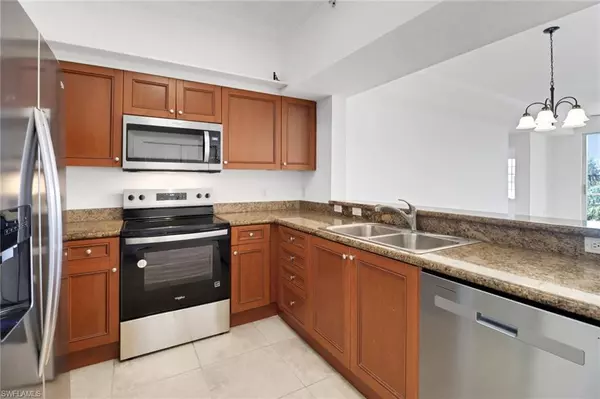 Estero, FL 33928,20170 Estero Gardens CIR #102