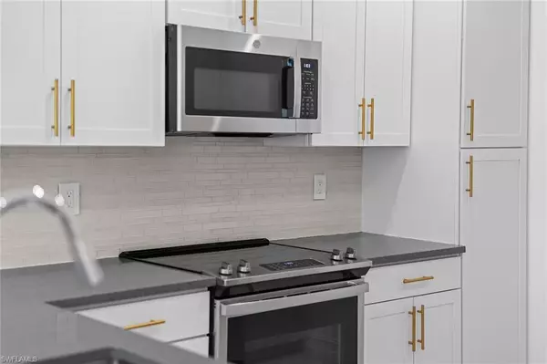 Naples, FL 34119,7316 Rockefeller DR