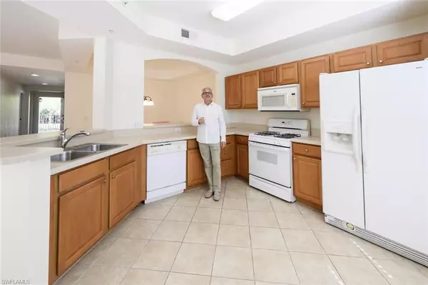 Naples, FL 34119,1882 Tarpon Bay DR S #205