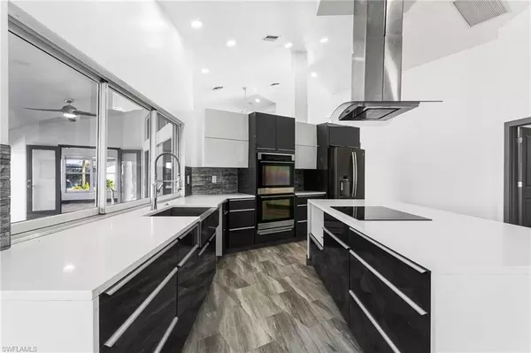5030 Harborage DR, Fort Myers, FL 33908